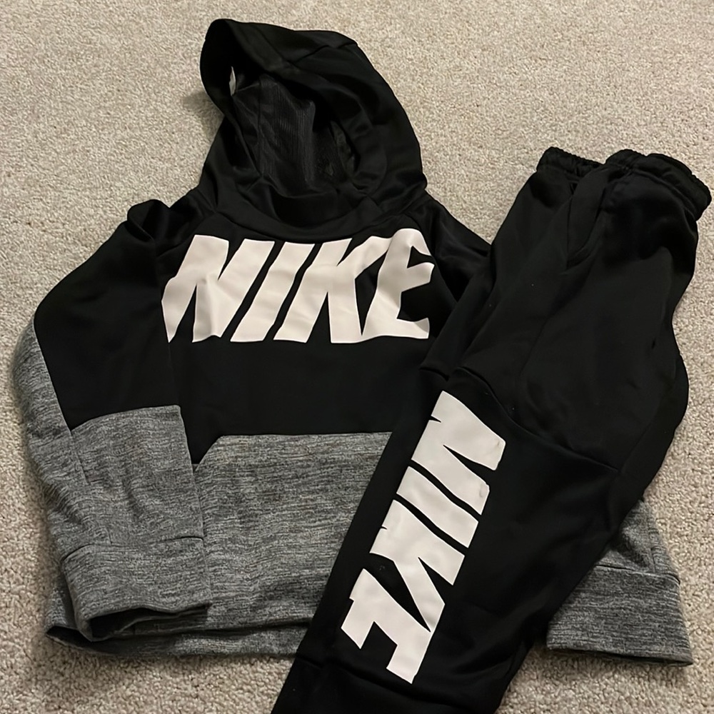 Boys Nike set DRI-FIT